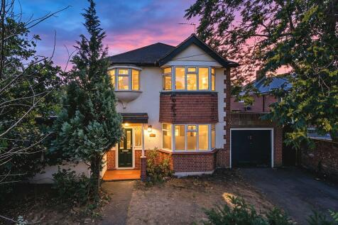 Burwood Road, Hersham