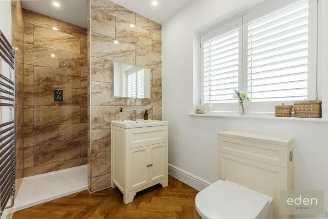 EN SUITE