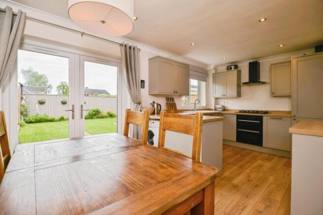 3 bed Semi-Detached for sale Image 4