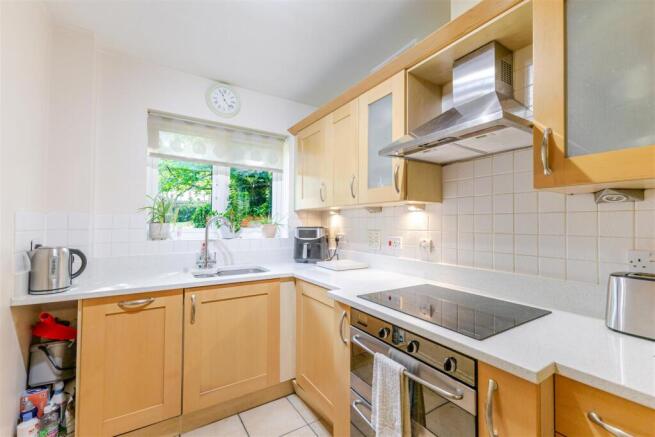 Kitchen 2.jpg