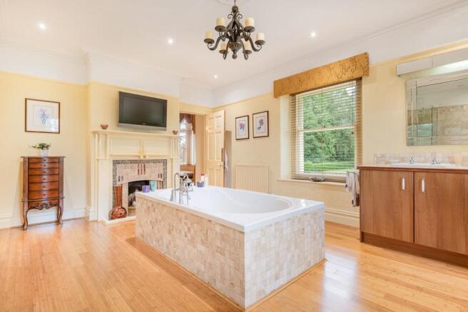 Ensuite, The Burrells