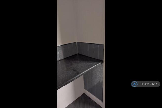 3 bed Terraced to rent Image 9