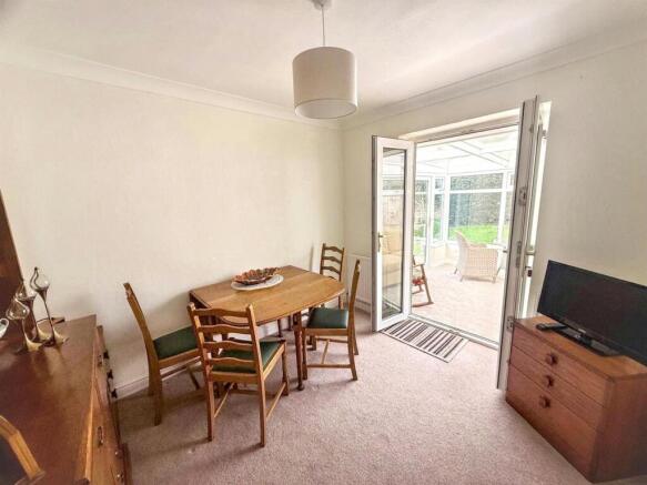 2 bed Semi-Detached Bungalow for sale Image 10