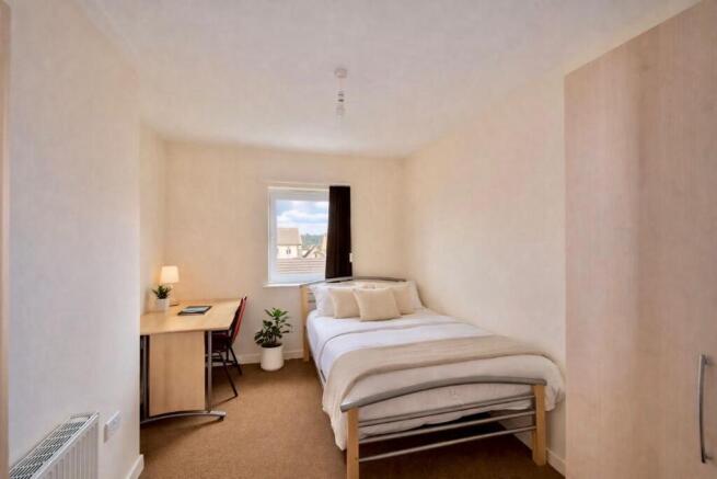 3 bed Flat to rent Image 7