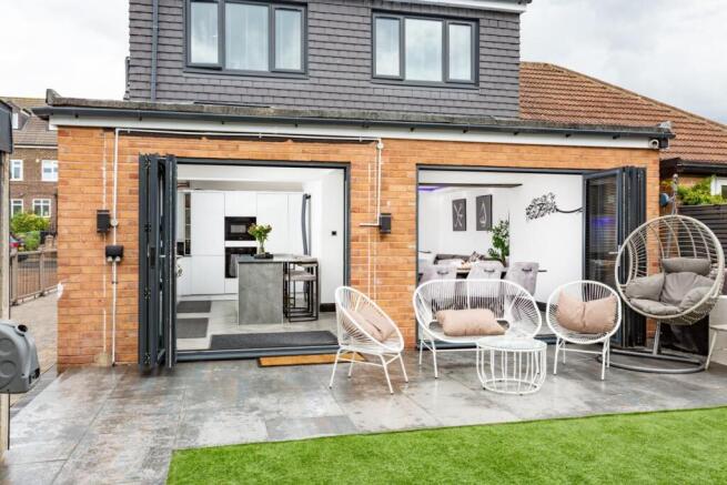 4 bed Semi-Detached Bungalow for sale Image 12
