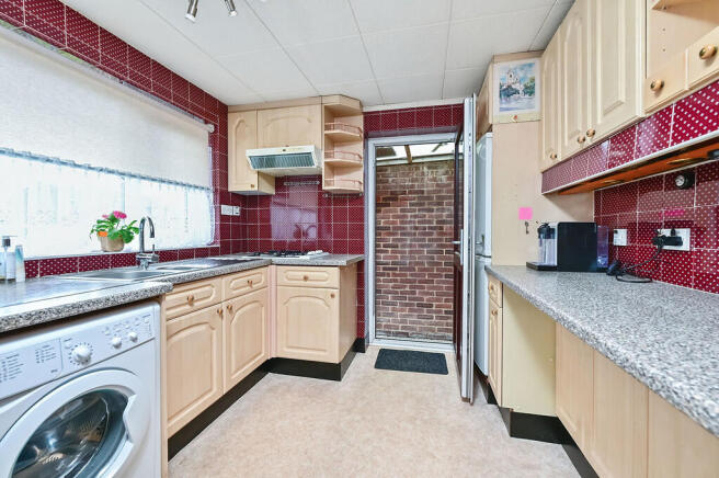 5 Chestnut Close ...