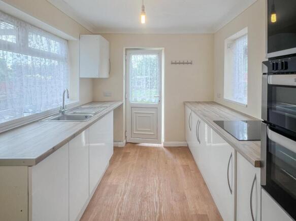 3 bed Semi-Detached for sale Image 9