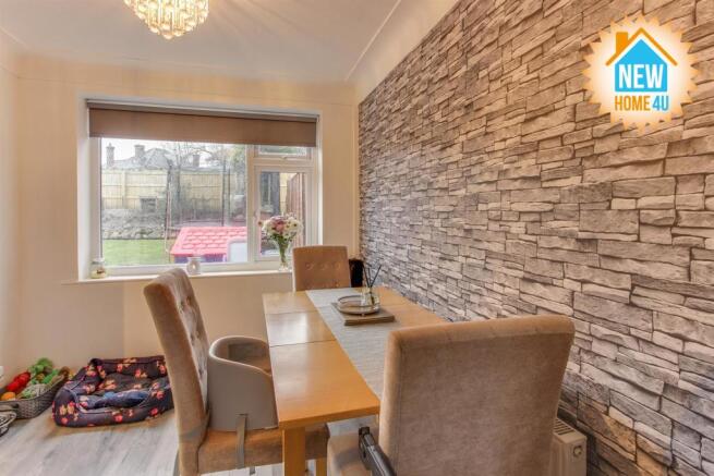KITCHEN / DINING ROOM: