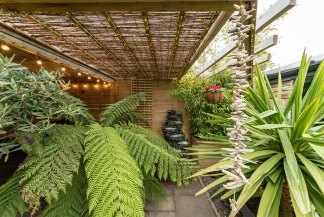 GARDEN2.jpg
