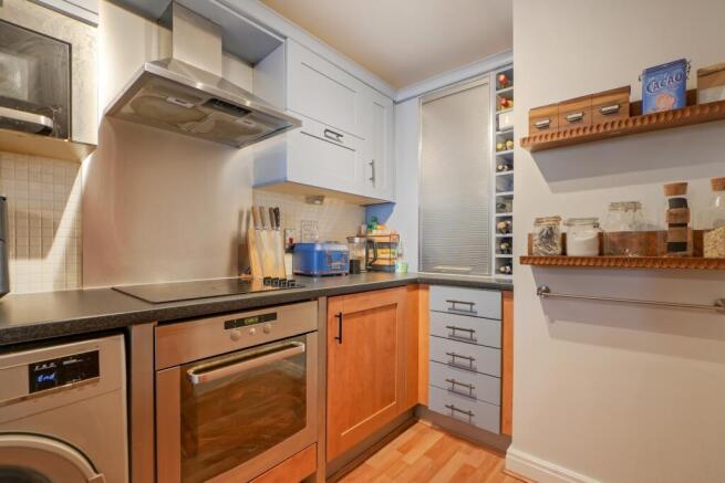 2 bed Flat for sale Image 9
