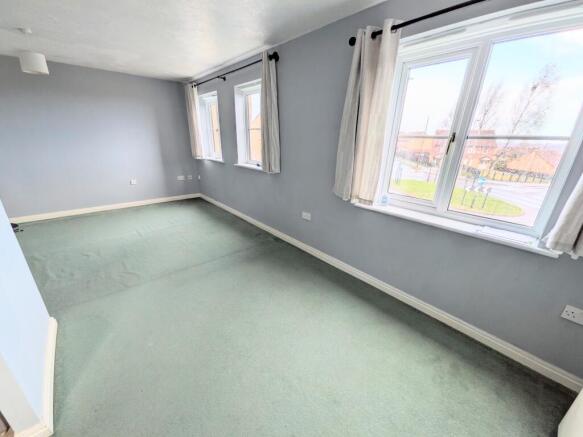 3 bed Apartment for sale Image 6