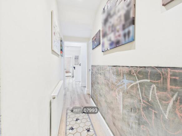 2 bed Terraced to rent Image 8