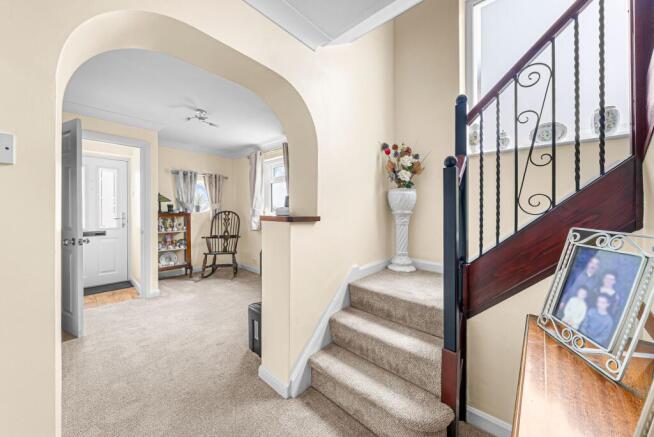 4 bed Detached for sale Image 11