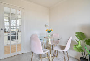 Flat 4, 129 Shere Court, Blackborough Road, Reigate RH2 7DQ