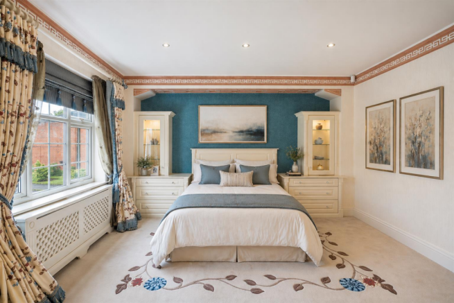 3 bed Apartment for sale Image 6