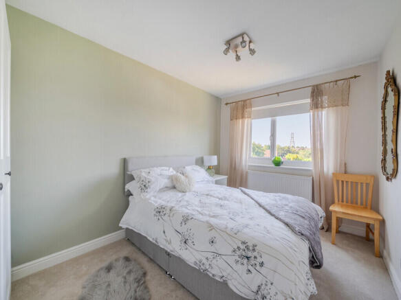 5 bed Detached for sale Image 9