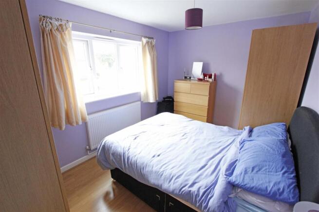 bed1.jpg