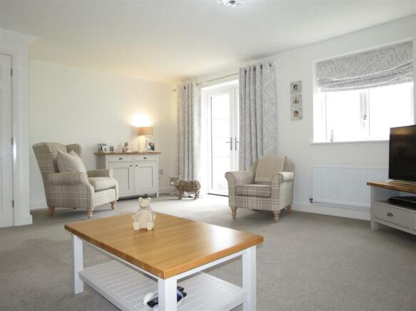 12 Morris Close Condover - Lounge 2.JPG