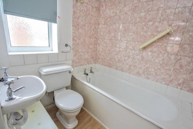 BATHROOM/W.C.