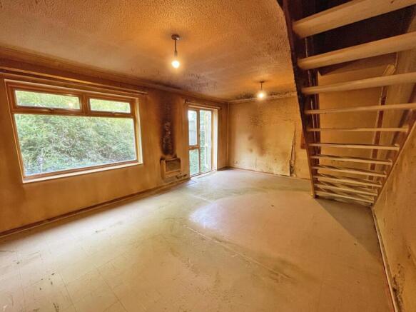 Wentwood Gardens 55- Lounge.jpg