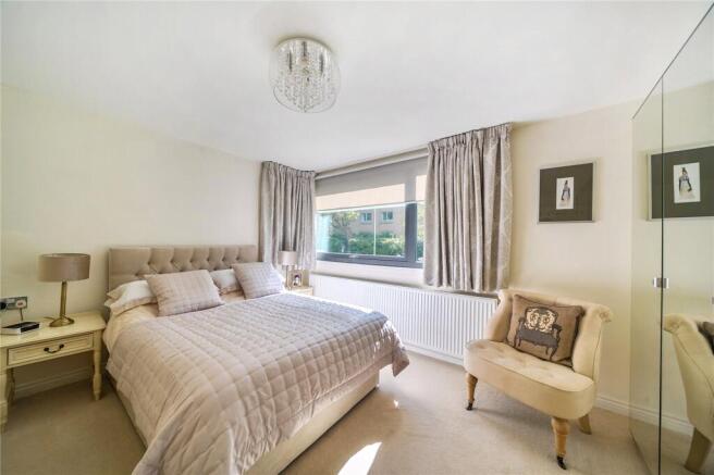 2 bed Apartment for sale Image 11