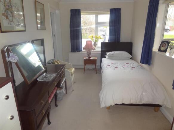 BEDROOM 5