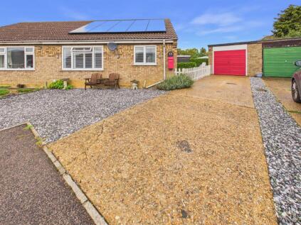 Camping Close, Haddenham, Ely
