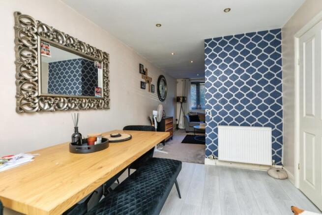 3 bed Semi-Detached for sale Image 8