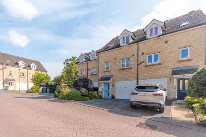 3 bed House for sale Image 11