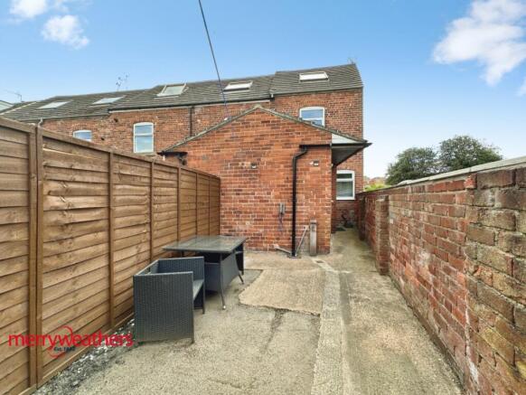 3 bed End of Terrace to rent Image 9
