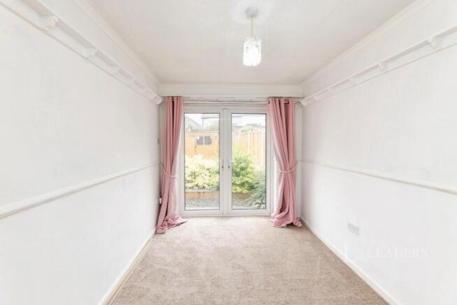 2 bed Semi-Detached to rent Image 8