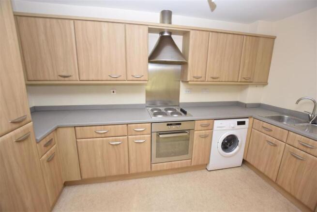 FITTED KITCHEN