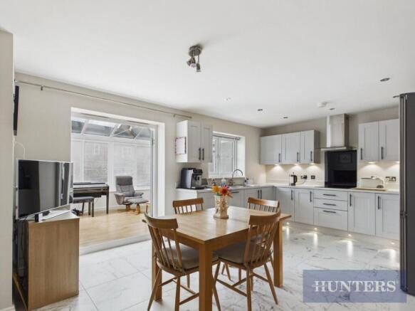 4 bed Detached for sale Image 6