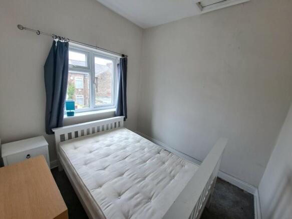 2 bed Terraced to rent Image 12