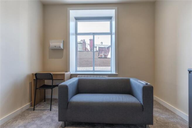 1 bed Apartment to rent Image 4