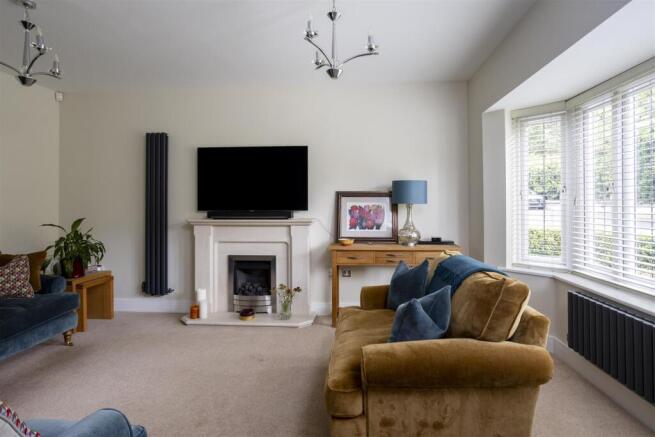 4 bed Detached for sale Image 11