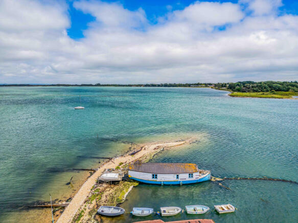 HOUSEBOAT BERTH - RARE!