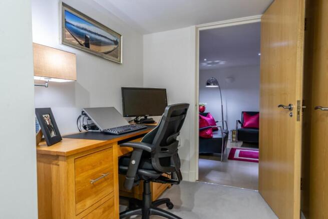 2 bed Apartment for sale Image 12