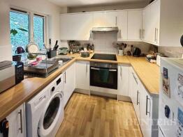 40, Rossignol Gardens, Carshalton SM5 2ED