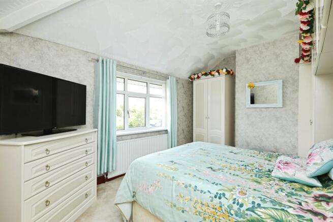 3 bed Semi-Detached for sale Image 12