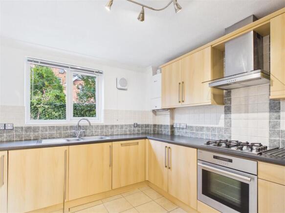 Kitchen 1.jpg