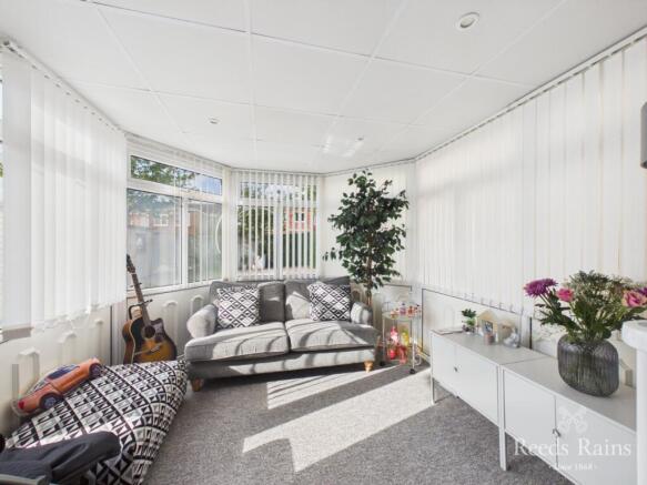 4 bed Detached for sale Image 8