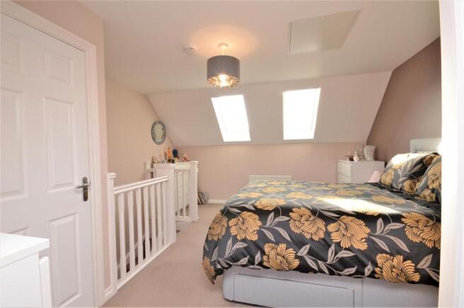02 Bed 1 woodfield.JPG