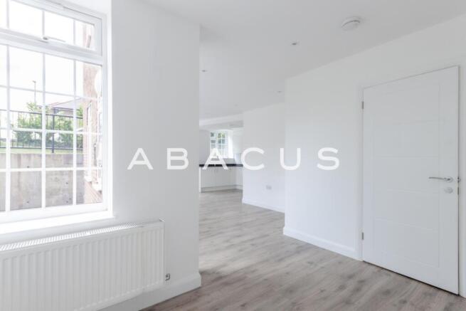 Hale Lane, Edgware, HA8 photo 4