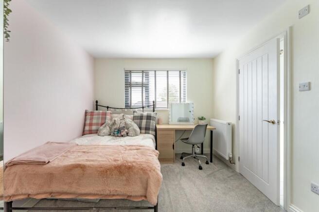3 bed Semi-Detached for sale Image 9