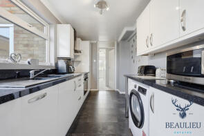 19, West Lawn, Galleywood, Chelmsford CM2 8SJ
