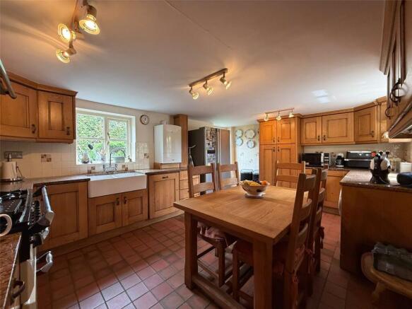 3 bed Semi-Detached for sale Image 4