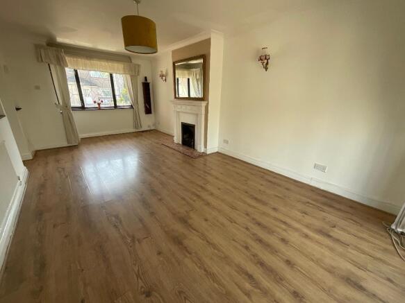 Lancaster Drive, Hornchurch, Essex, RM12 5ST photo 4