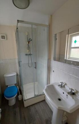 1 bed House Share to rent Image 4