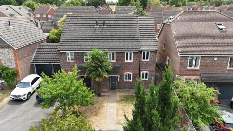 Loxwood Close, Three Mile Cross, RG7